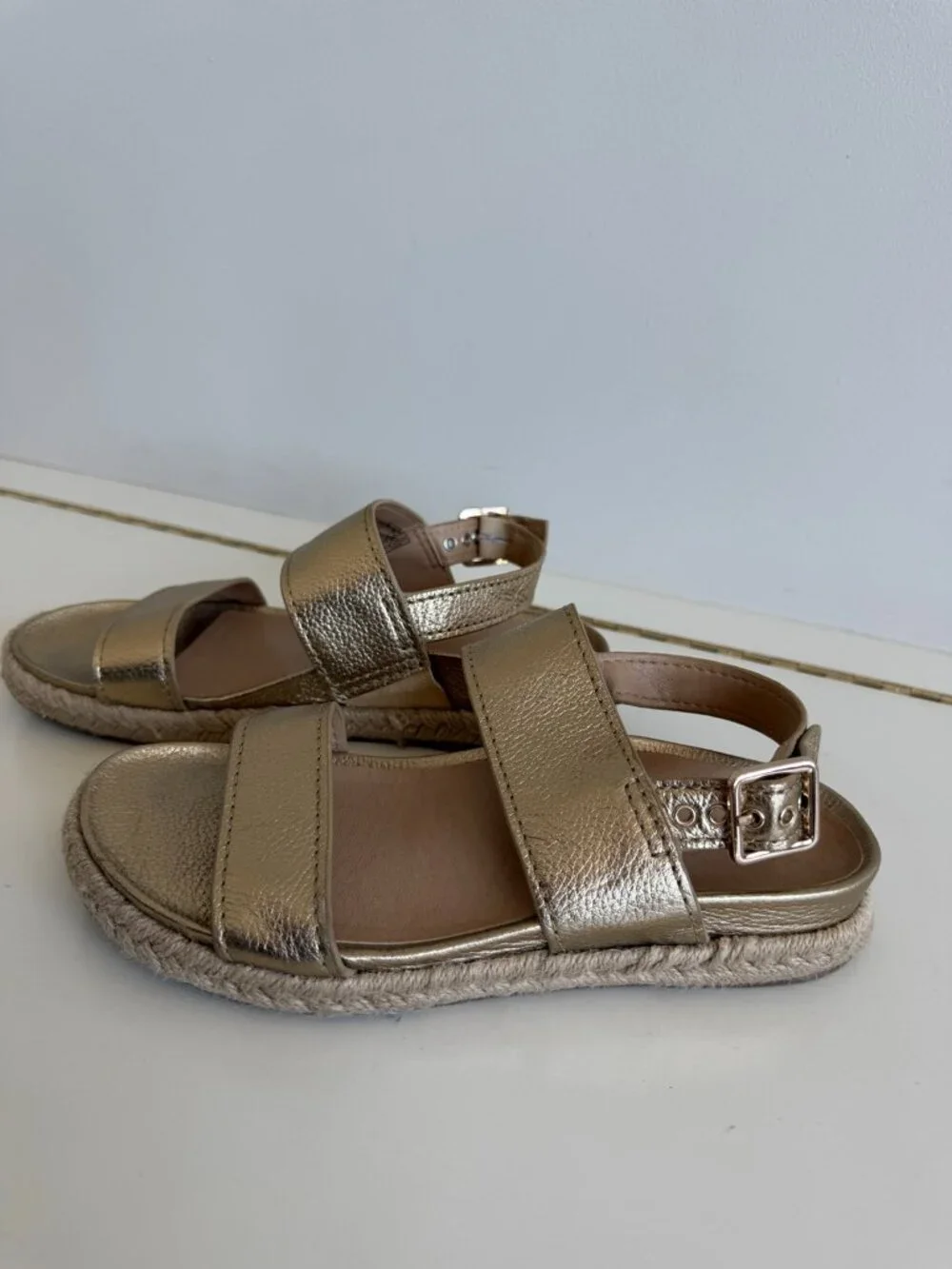 Vionic Metallic Gold Espadrille Sandals Size 5 EU36